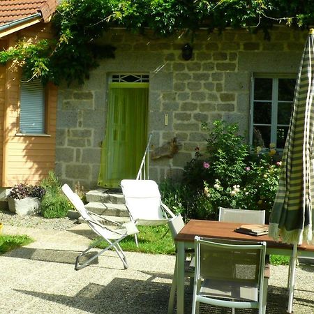 Bed and Breakfast Chez Geppetto Saint-Georges-Nigremont Экстерьер фото