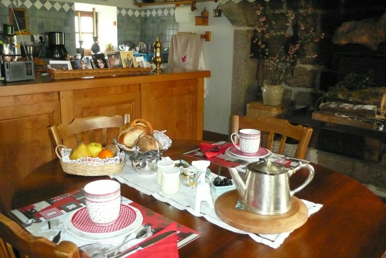 Bed and Breakfast Chez Geppetto Saint-Georges-Nigremont Экстерьер фото